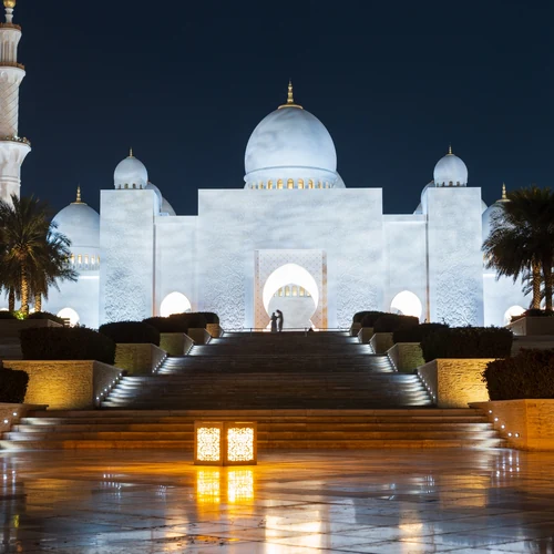 Sheikh Zayed Grand Mosque illuminated at night