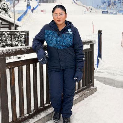 Piumi Samarasinghe trying Ski Dubai at Mall of the Emirates before recommending the indoor snow experience to Arabiers guests