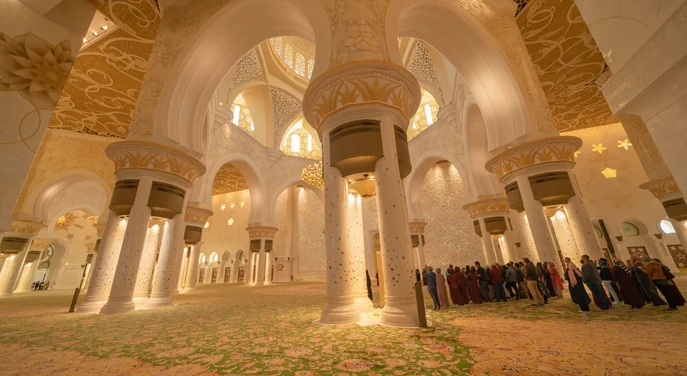 Interior arches and columns inside Sheikh Zayed Grand Mosque