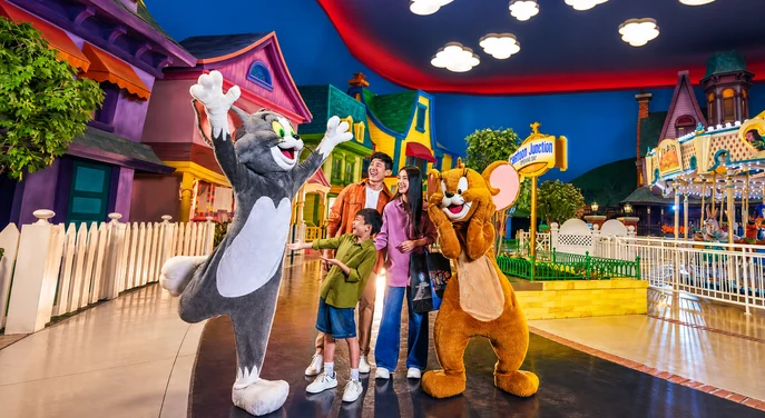 Family meeting Tom and Jerry at Warner Bros World Abu Dhabi