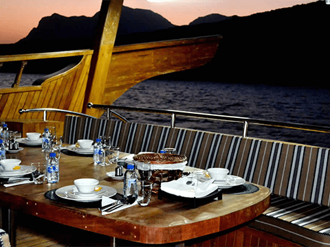 Khasab Overnight Dhow Cruise and Half Day Mountain Safari